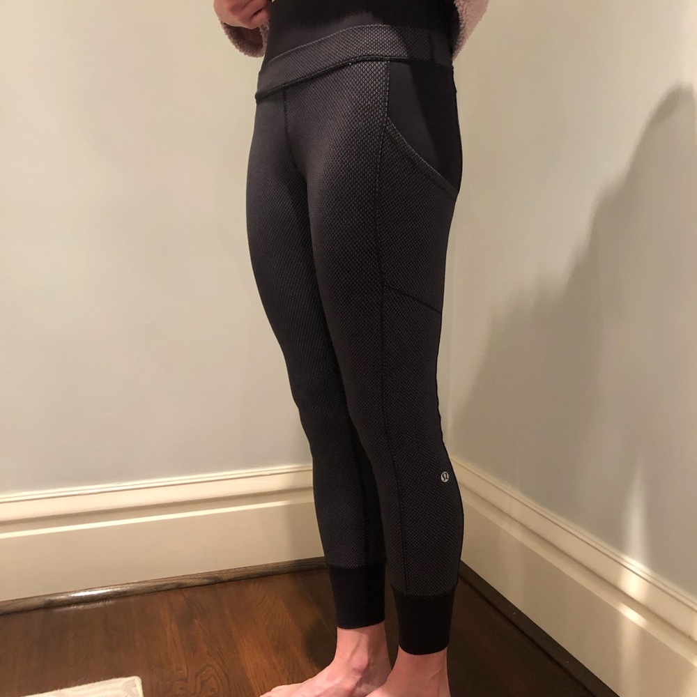 Lululemon En Route Crop Diamond Dot Black White